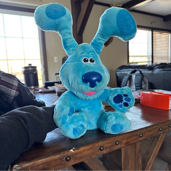 Blue's Clues Peek A Blue Interactive 13.5” Talking Toy - Picture 2 of 8